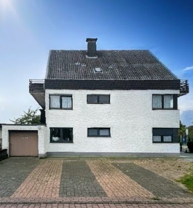 3-Familienhaus NW Dreifamilienhaus mit Sanierungsbedarf
